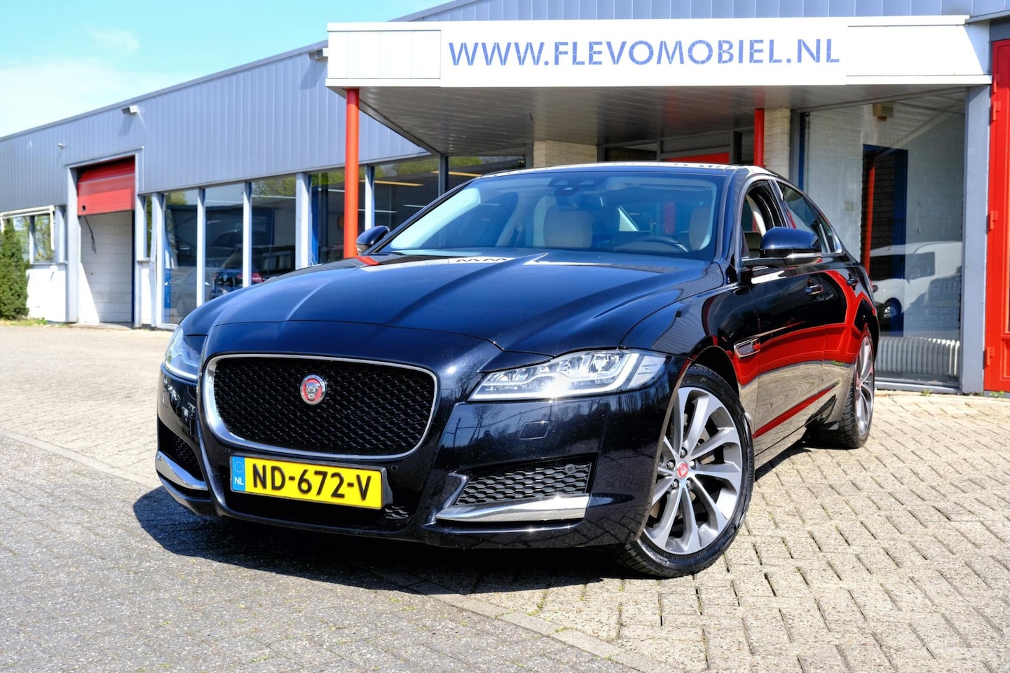 Jaguar XF Portfolio - 2.0 241pk Aut.Pano|Leder|LED|19" LMV| Facelift versie! - AutoWereld.nl