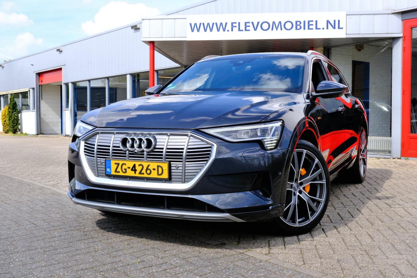 Audi e-tron - 55 quattro advanced Pro Line S 95 kWh Aut. S-Line|Sportstoelen|Navi|Cam|22" LMV - AutoWereld.nl