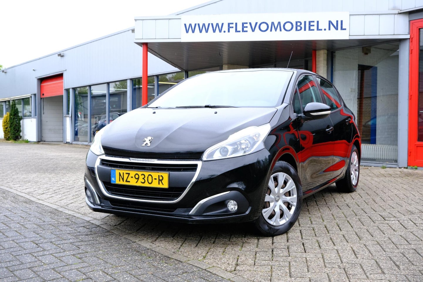 Peugeot 208 - 1.6 BlueHDi Blue Lease AIrco|Navi|Cruise - AutoWereld.nl