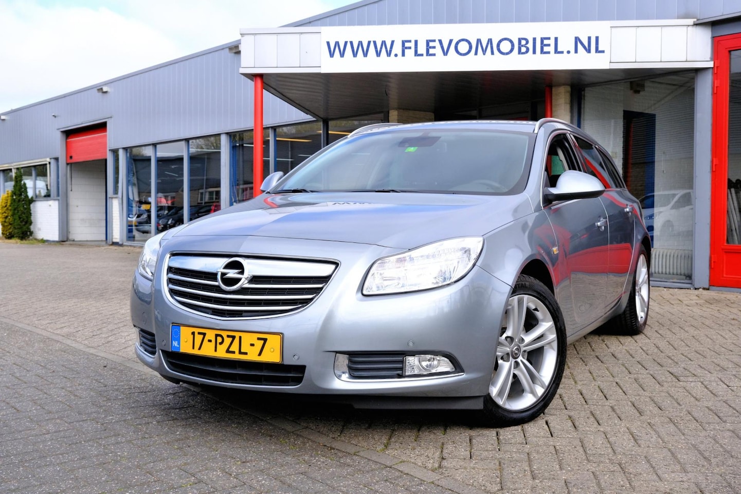 Opel Insignia Sports Tourer - 1.6 T 180pk Edition *77.536km* Navi|Clima|LMV| - AutoWereld.nl