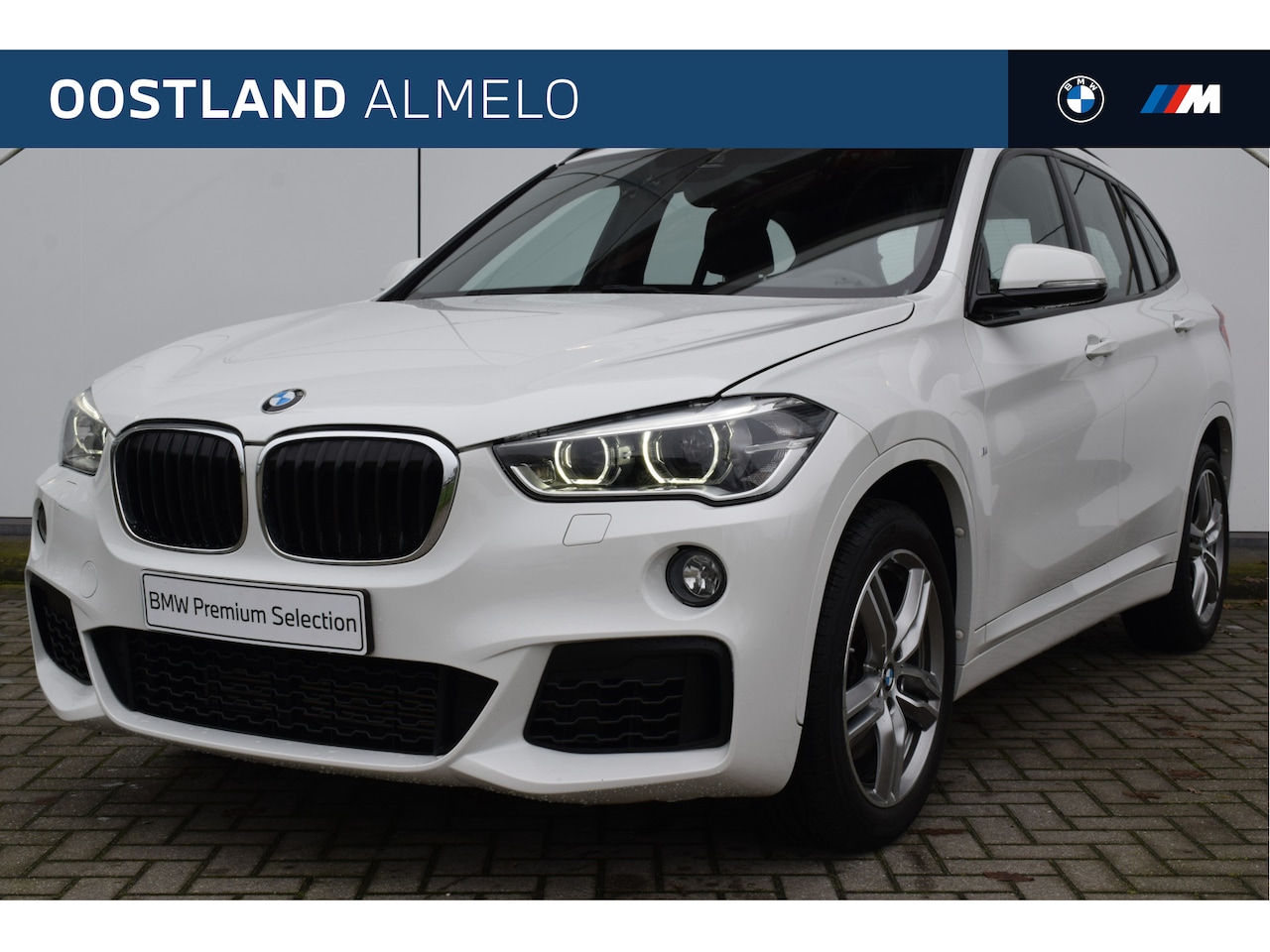 BMW X1 - sDrive20i Executive M Sport Automaat / Trekhaak / Sportstoelen / Stoelverwarming / LED / V - AutoWereld.nl