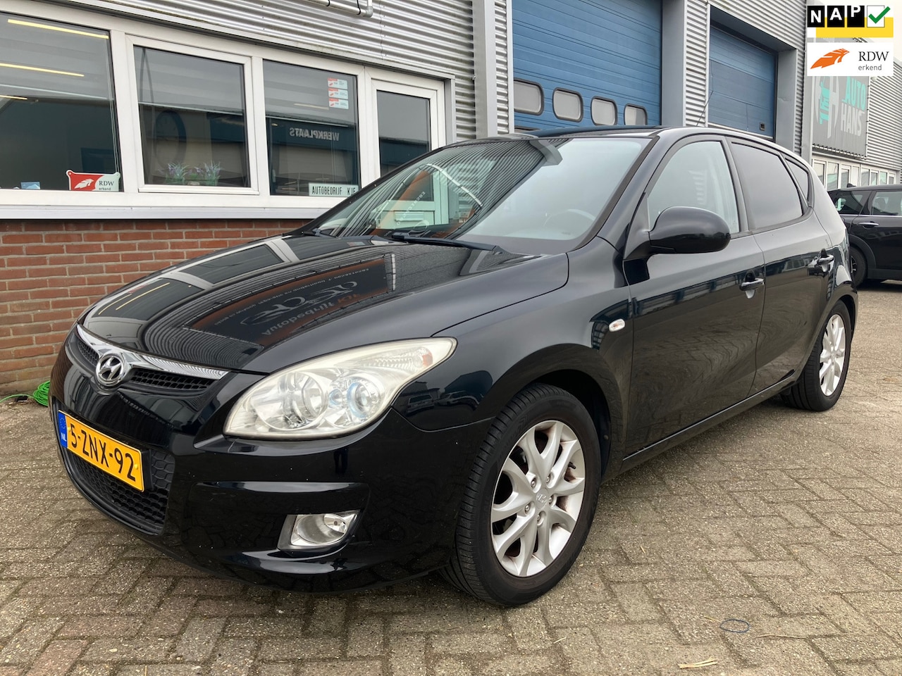 Hyundai i30 - 1.4i Active 1.4i Active - AutoWereld.nl