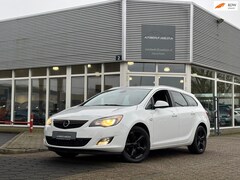Opel Astra Sports Tourer - 1.6 Turbo 180 Pk / Navi / Climate / Cruise Control