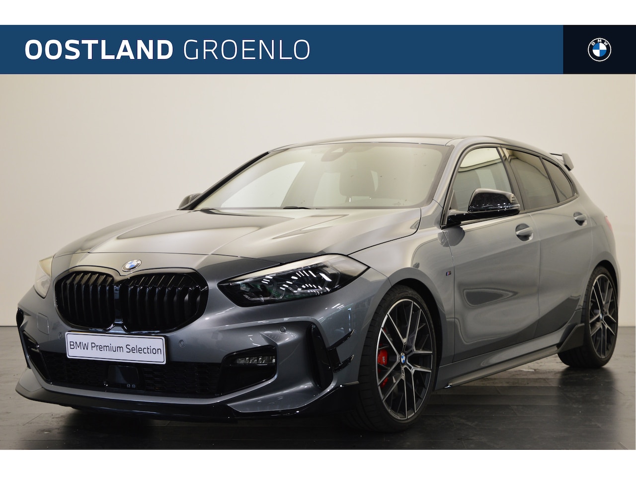 BMW 1-serie - 118i M Sport (incl. 3 jaar gratis onderhoud) / Sportstoelen / Adaptieve LED / M Sportonder - AutoWereld.nl