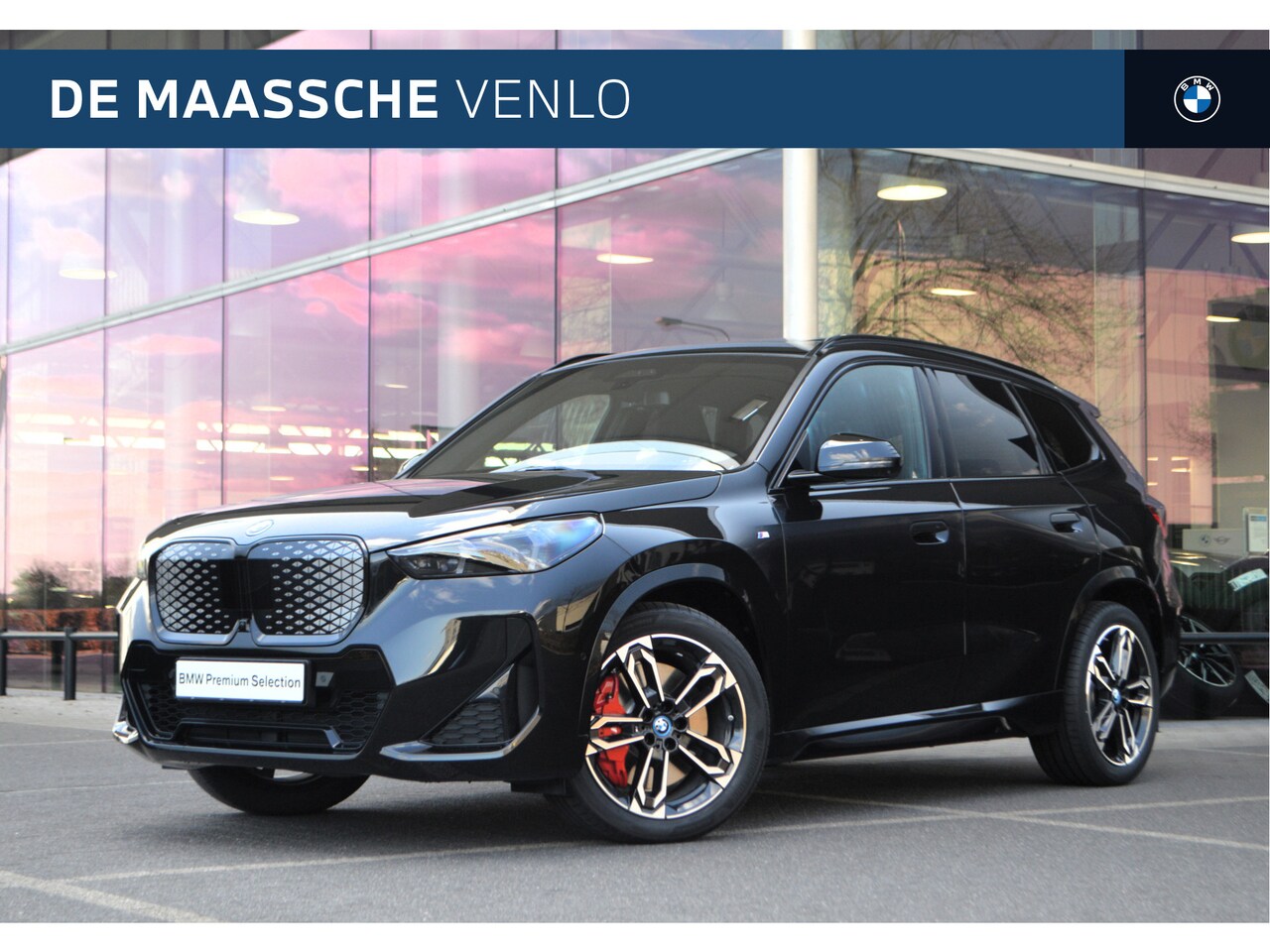 BMW iX1 - eDrive20 High Executive M Sport Automaat / Panoramadak / Head-Up / Harman Kardon / Comfort - AutoWereld.nl