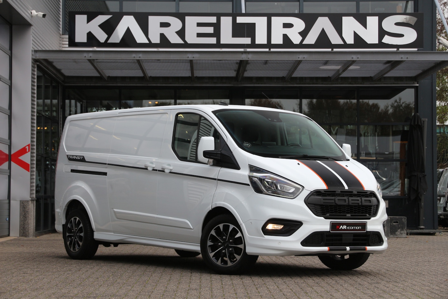 Ford Transit Custom - Sport 2.0 TDCI 185 | Aut. | L2H1 | Camera | Navi | Cruise | Airco.. - AutoWereld.nl