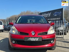 Renault Clio - 1.2 TCE Rip Curl 5-DRS NL Auto