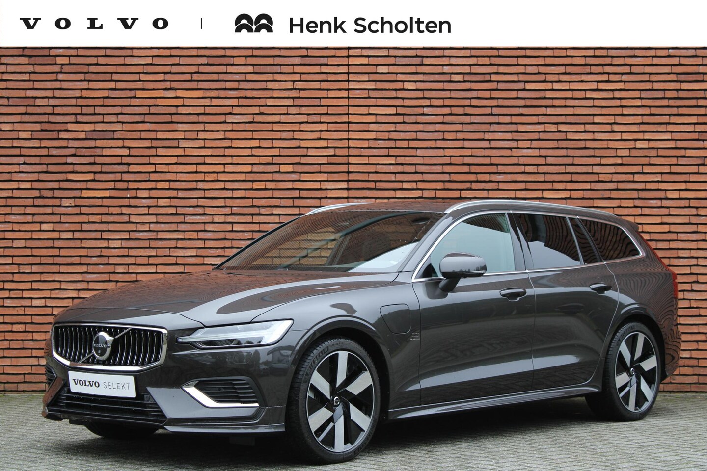 Volvo V60 - T6 Automaat Recharge AWD Plus Bright | Adaptieve Cruise Control met Pilot Assist | Premium - AutoWereld.nl