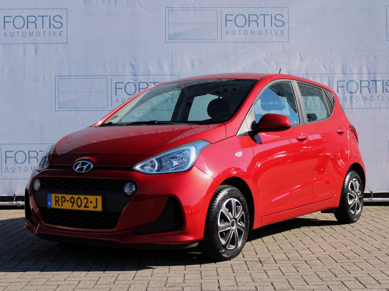 Hyundai i10 - 1.0i Comfort NL AUTO | AIRCO | ALL SEASONS | APK T/M 26 | CRUISE | - AutoWereld.nl