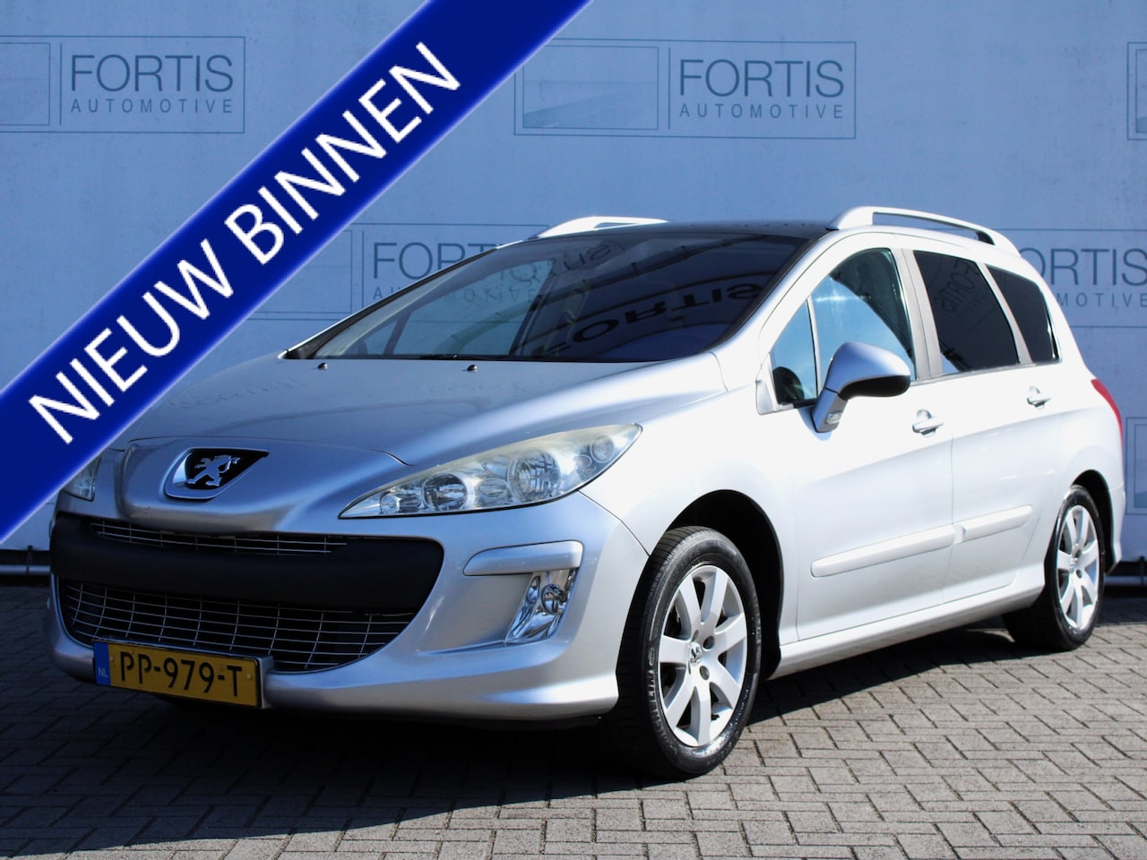 Peugeot 308 SW - 1.6 VTi XS PANO | STOELVERW | PARKEERSENSOREN | TREKHAAK | MOGELIJKHEID VOOR 7 PERSOONS - AutoWereld.nl