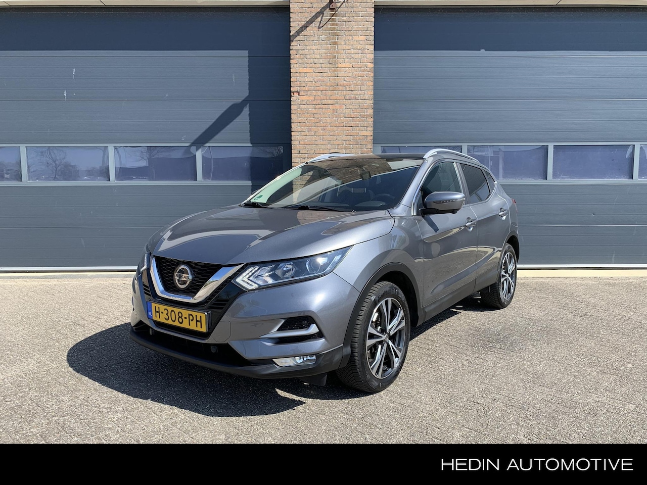 Nissan Qashqai - 1.2 116PK N-Connecta | Trekhaak | Panoramadak | Navigatie | 360° Camera  | Climate control - AutoWereld.nl