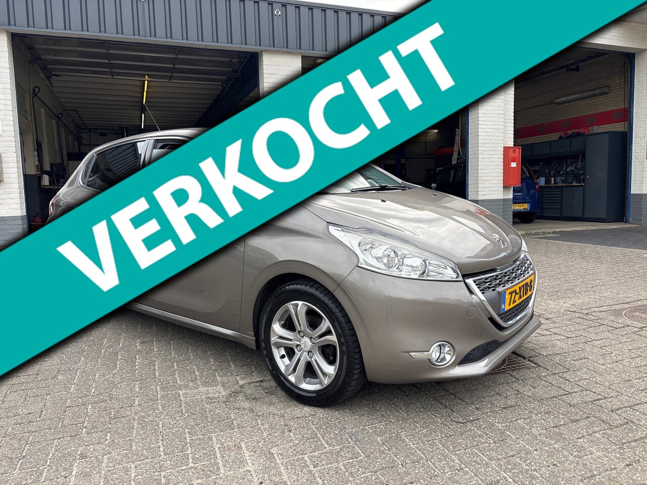 Peugeot 208 - Peugeot 1.2 VTi Allure | Airco | Cruise | Navi | Lm velgen - AutoWereld.nl