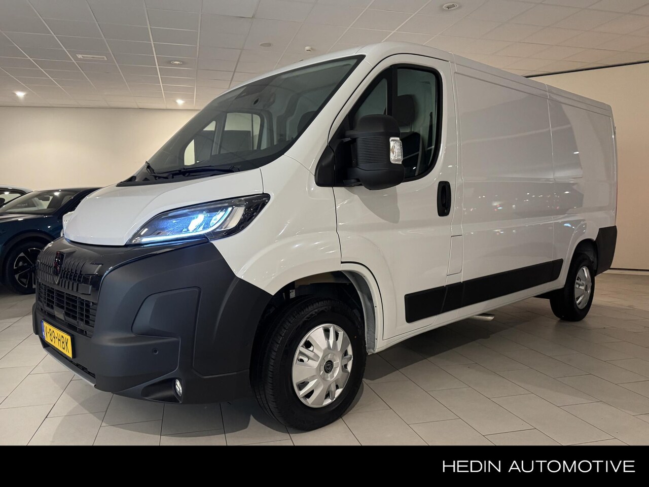 Peugeot Boxer - 2.2 BlueHDi 120pk S&S L2H1 3.0t | Airco | Cruise | PDC V+A | Full LED koplampen | Passagie - AutoWereld.nl