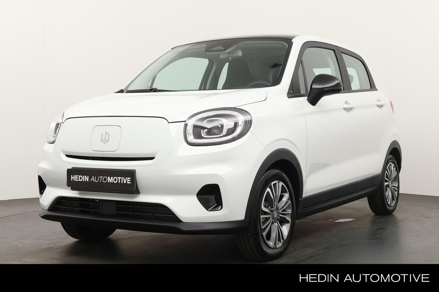 Leapmotor T03 - Smart 37.3 kWh 95pk Leapmotor T03 Smart 37.7 kWh 95pk | Navigatie | Achteruitrijcamera | P - AutoWereld.nl