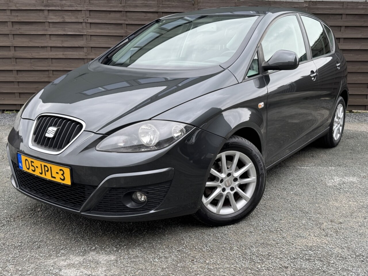 Seat Altea - 1.6 Style / AC / BT / CARPLAY / PDC / NAP - AutoWereld.nl
