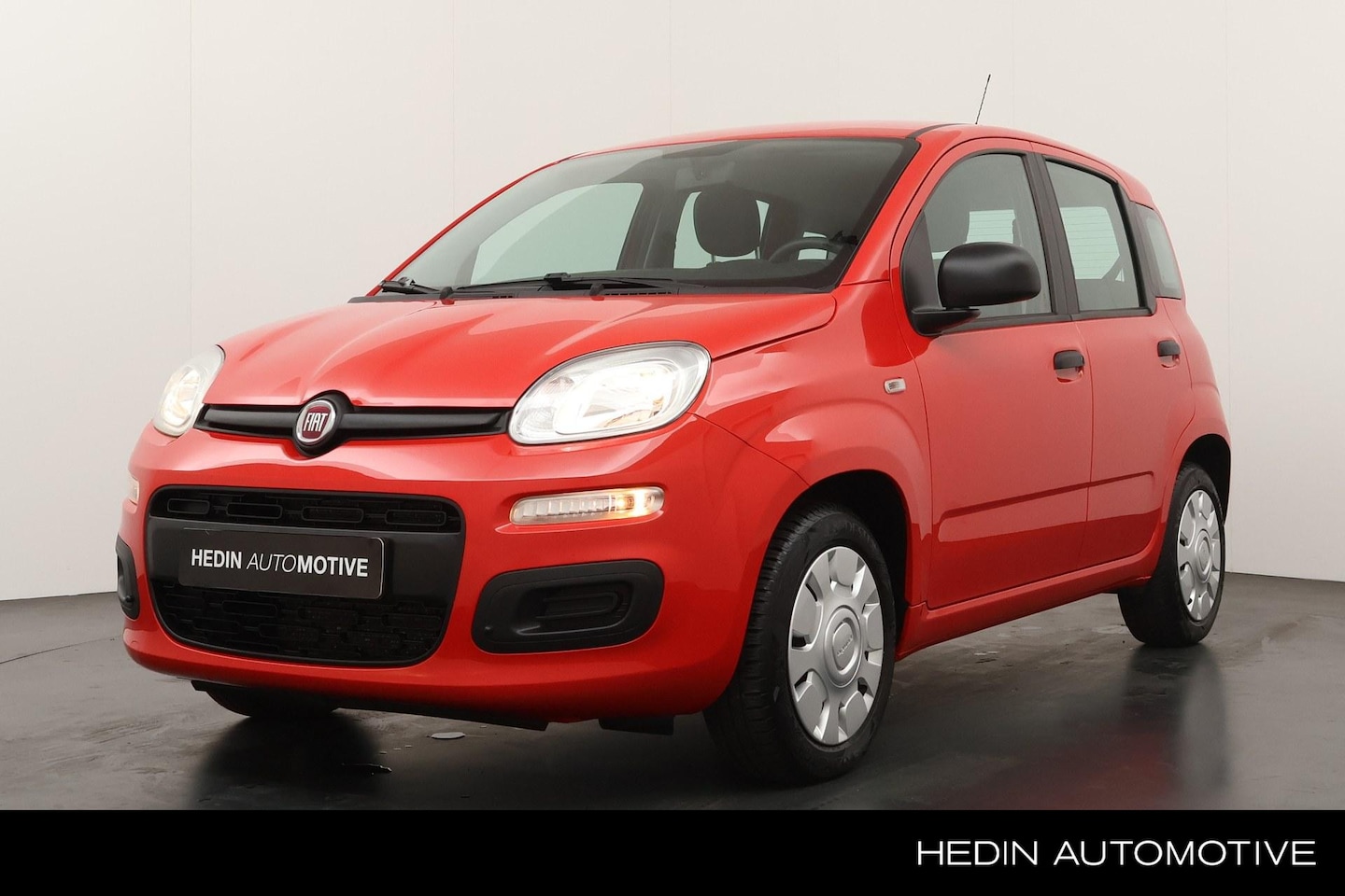 Fiat Panda - 1.2 Popstar | Airco | 3-zits achterbank | Centrale vergrendeling | Lage kilometerstand - AutoWereld.nl
