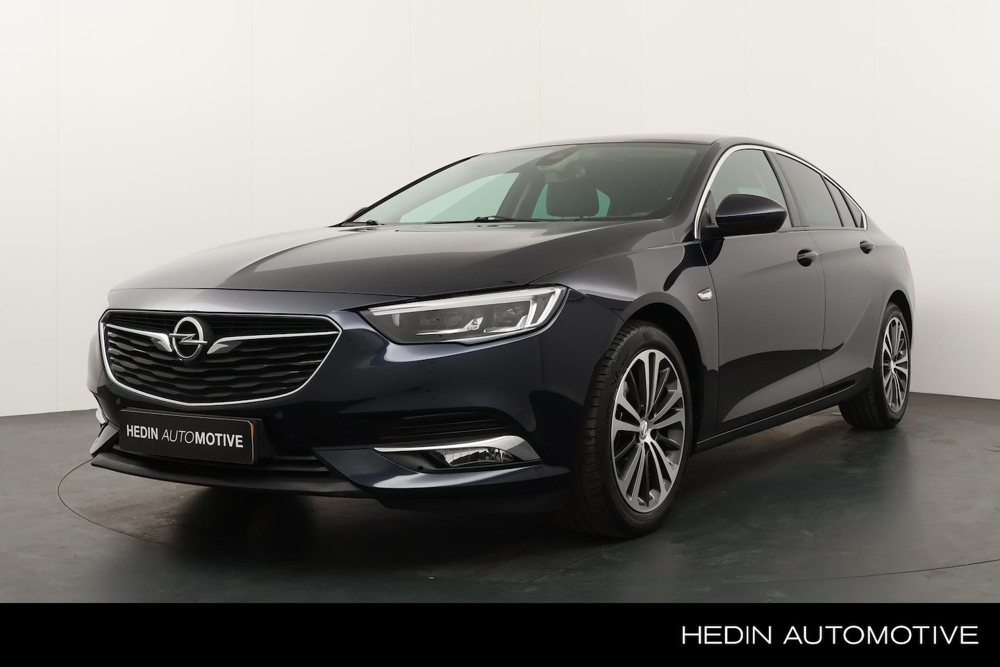 Opel Insignia Grand Sport - 1.5 Turbo 165PK Business Exe Aut. | Trekhaak | Navigatie | Camera | Leder | | AGR-stoelen+ - AutoWereld.nl