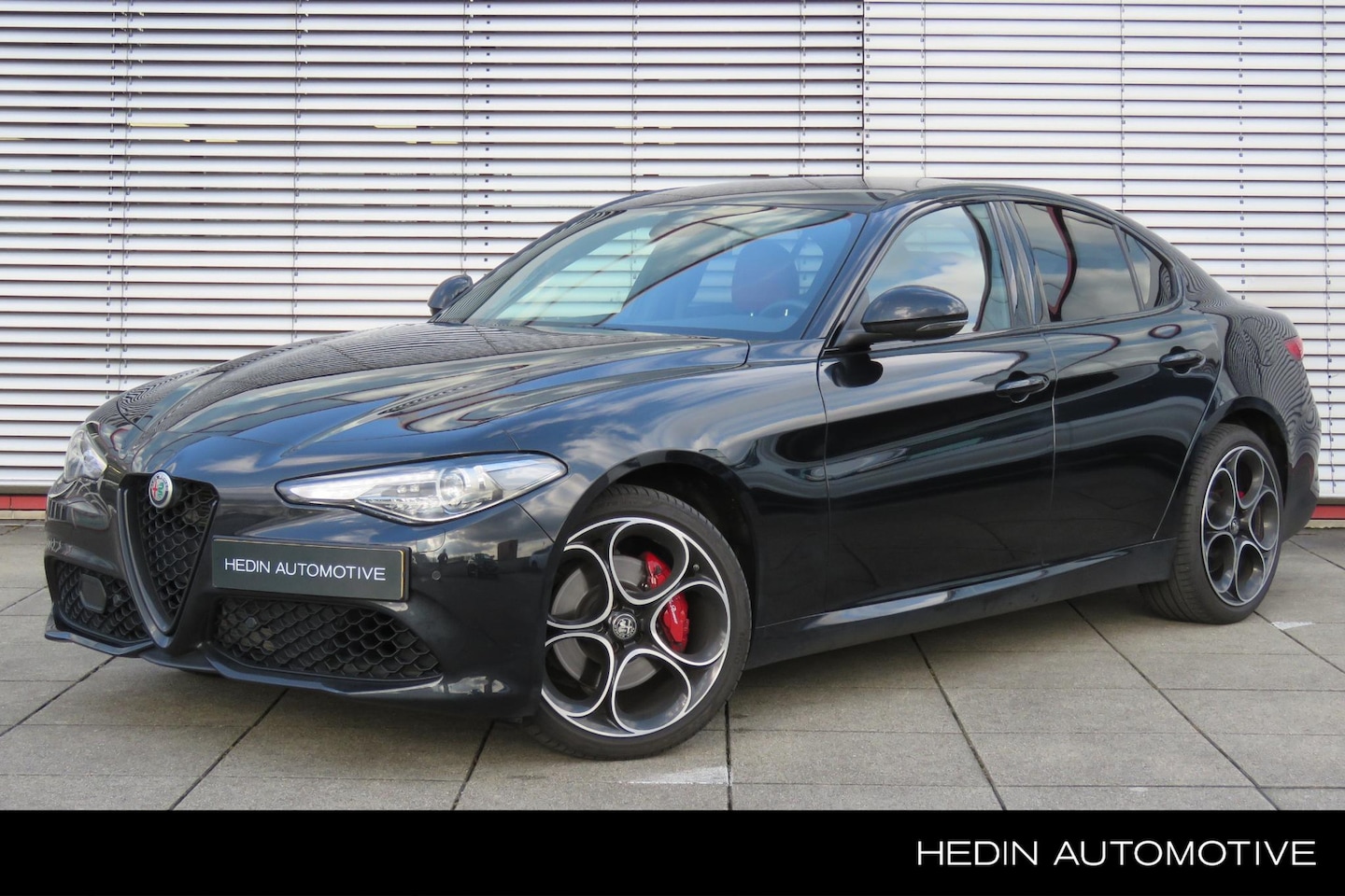 Alfa Romeo Giulia - 2.0 T Veloce AWD | Automaat | 305pk SAVALI | Schakelflippers | Stoelverwarming | Camera | - AutoWereld.nl