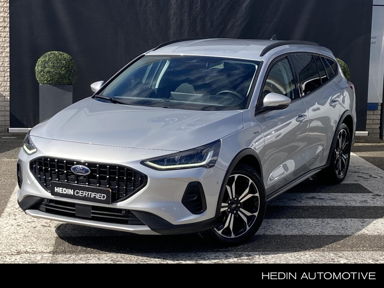 Ford Focus Wagon - 1.0 EcoBoost Hybrid Active Vignale | Lederen interieur | B&O Premium Sound | 12" Scherm - AutoWereld.nl