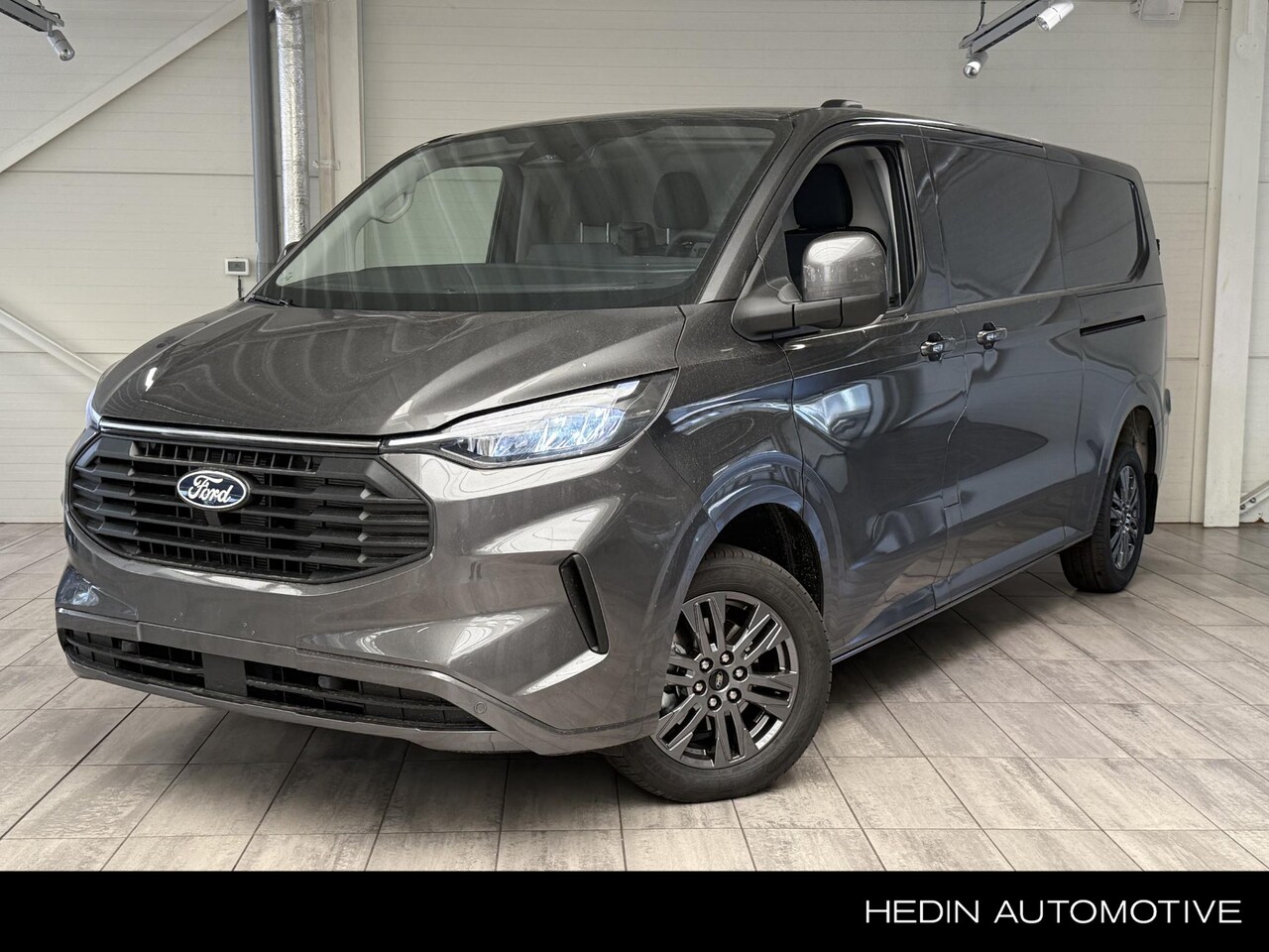 Ford Transit Custom - 320 2.0 TDCI L2H1 Limited 170 PK Automaat | 17 inch | Dubbele deur | Driver ass pack - AutoWereld.nl