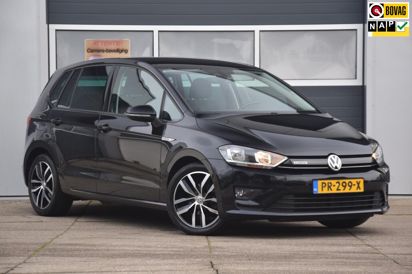 Volkswagen Golf Sportsvan - 1.0 TSI Comfortline /DAB/FULL MAP/SPIEGEL PAKKET/EXTRA GETINTE RAMEN - AutoWereld.nl