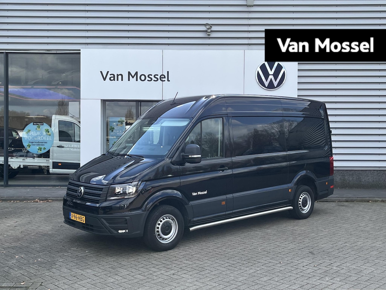 Volkswagen Crafter - 35 2.0 TDI L3H3 Highline | Airco | Trekhaak | Multifunctioneel stuur | Cruise control | Tr - AutoWereld.nl