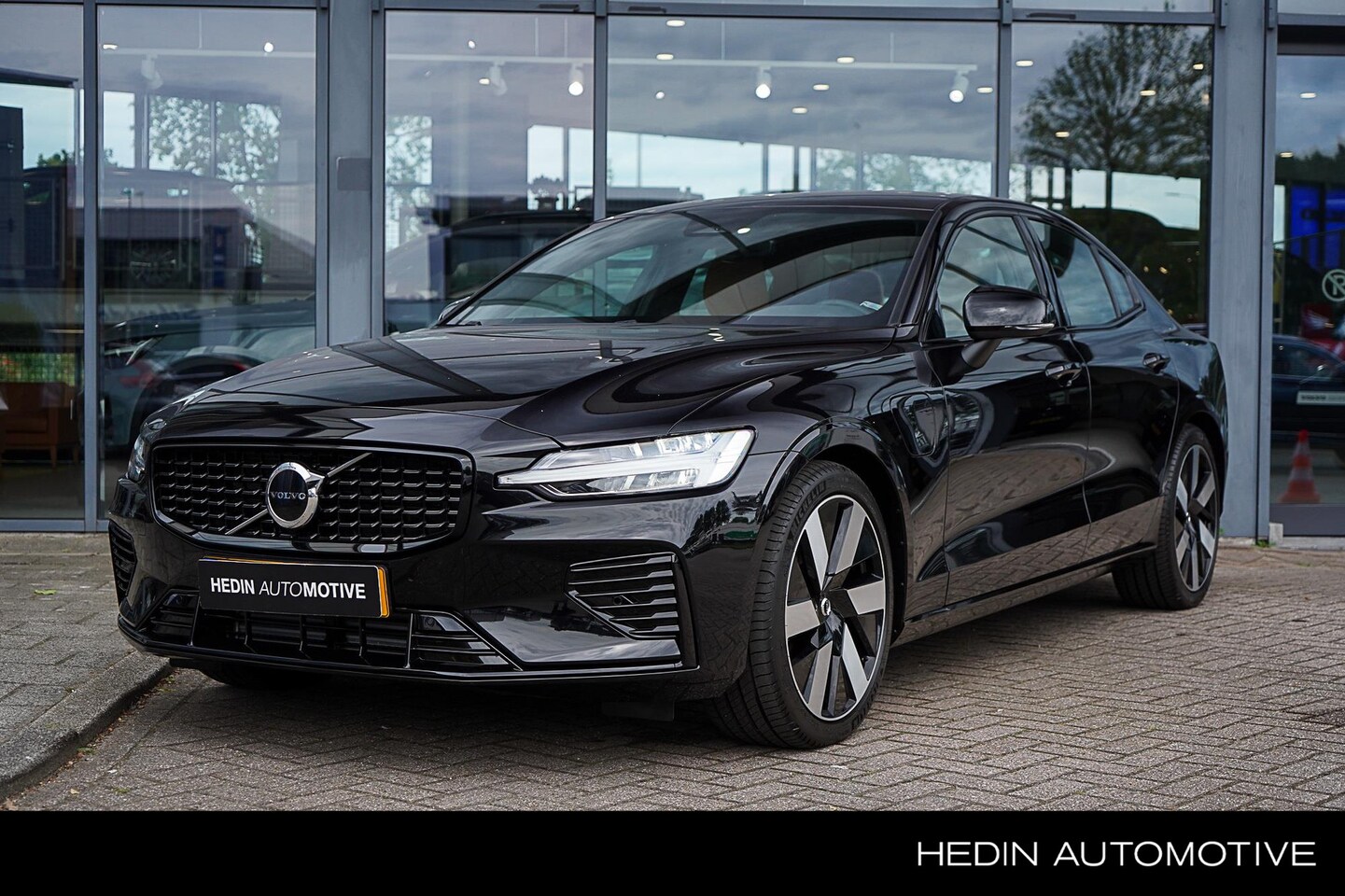 Volvo S60 - 2.0 Recharge T6 AWD Ultimate Dark | Long Range | Stoelventilatie | Elektrisch verstelbare - AutoWereld.nl