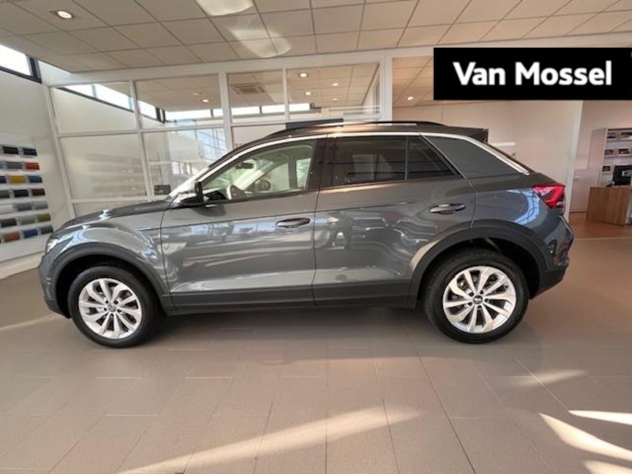 Volkswagen T-Roc - 1.5 TSI Life Edition | 17 inch licht metalen velgen | Navigatie | Carplay | Automaat | Ada - AutoWereld.nl