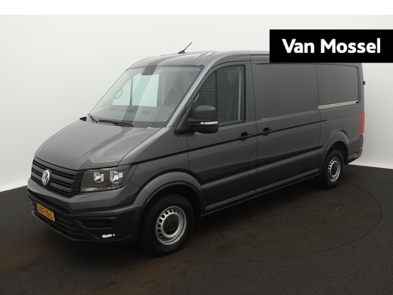 Volkswagen Crafter - 35 2.0 TDI L3H2 Highline | Automaat | Trekhaak | Radio | Airco | Camera | Parkeerhulp voor - AutoWereld.nl