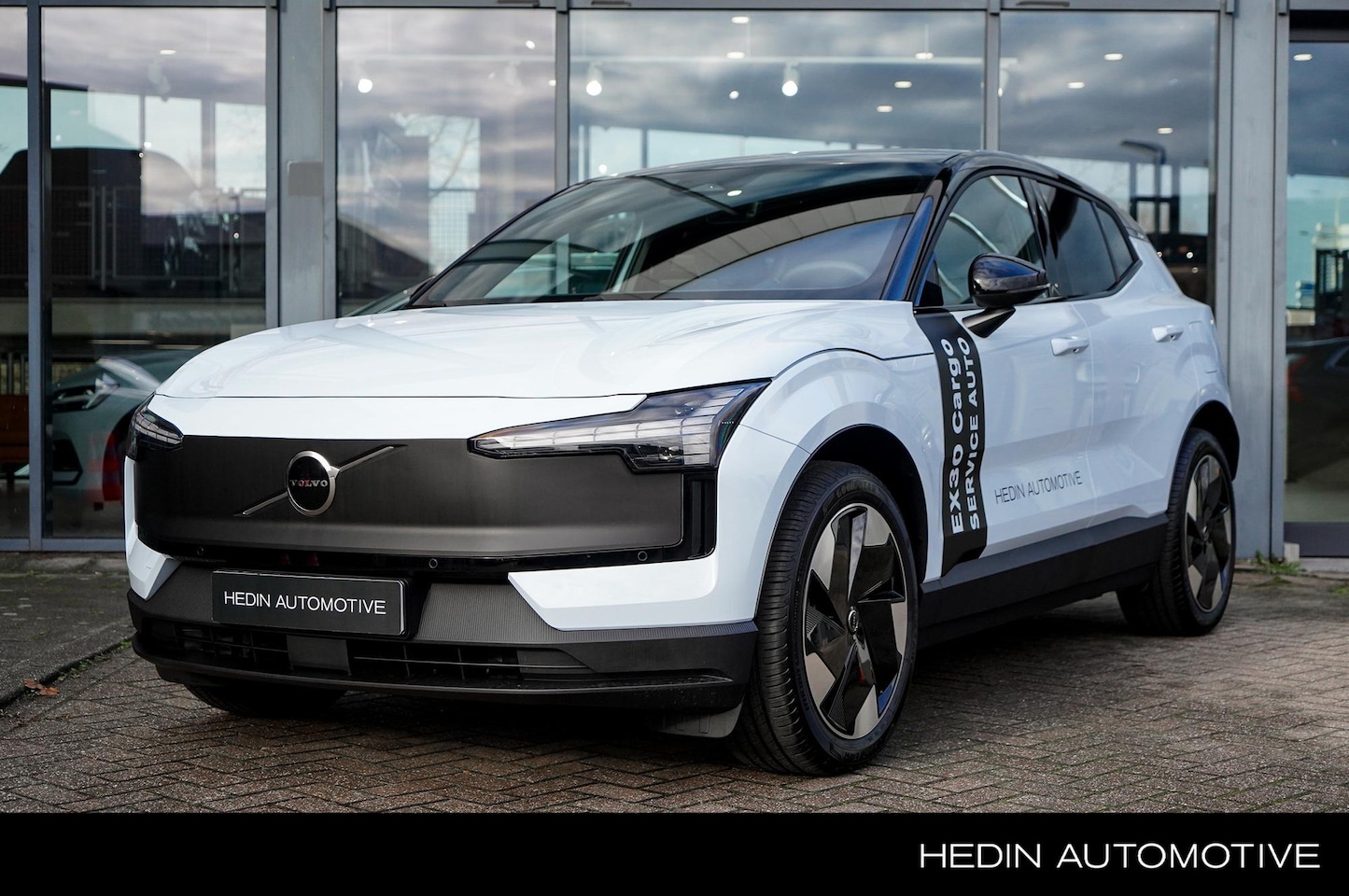 Volvo EX30 - Single Motor Extended Range Plus 69 kWh | CARGO | € 4.950 voorraadkorting | Volledig elekt - AutoWereld.nl