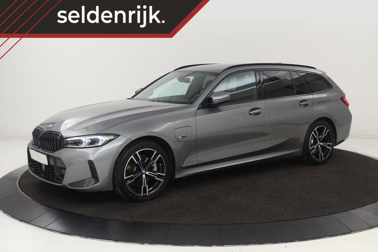 BMW 3-serie Touring - 320e M Sport | Head-Up | Stoel & stuurverwarming | Adaptive cruise | Sportstoelen | Adapti - AutoWereld.nl