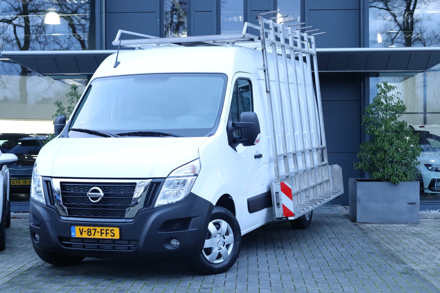 Nissan Interstar - 2.3 dCi L2H2 N-Connecta | GLASRESTEELicm Imperiaal  | Lansing | Airco | Navi | Cruise | Ca - AutoWereld.nl