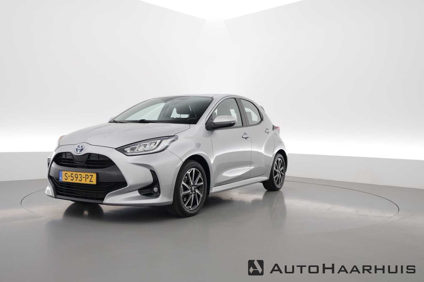 Toyota Yaris - 1.5 Hybrid Dynamic | Achteruitrijcamera | Adapt. cruise| Apple carplay, Android auto - AutoWereld.nl