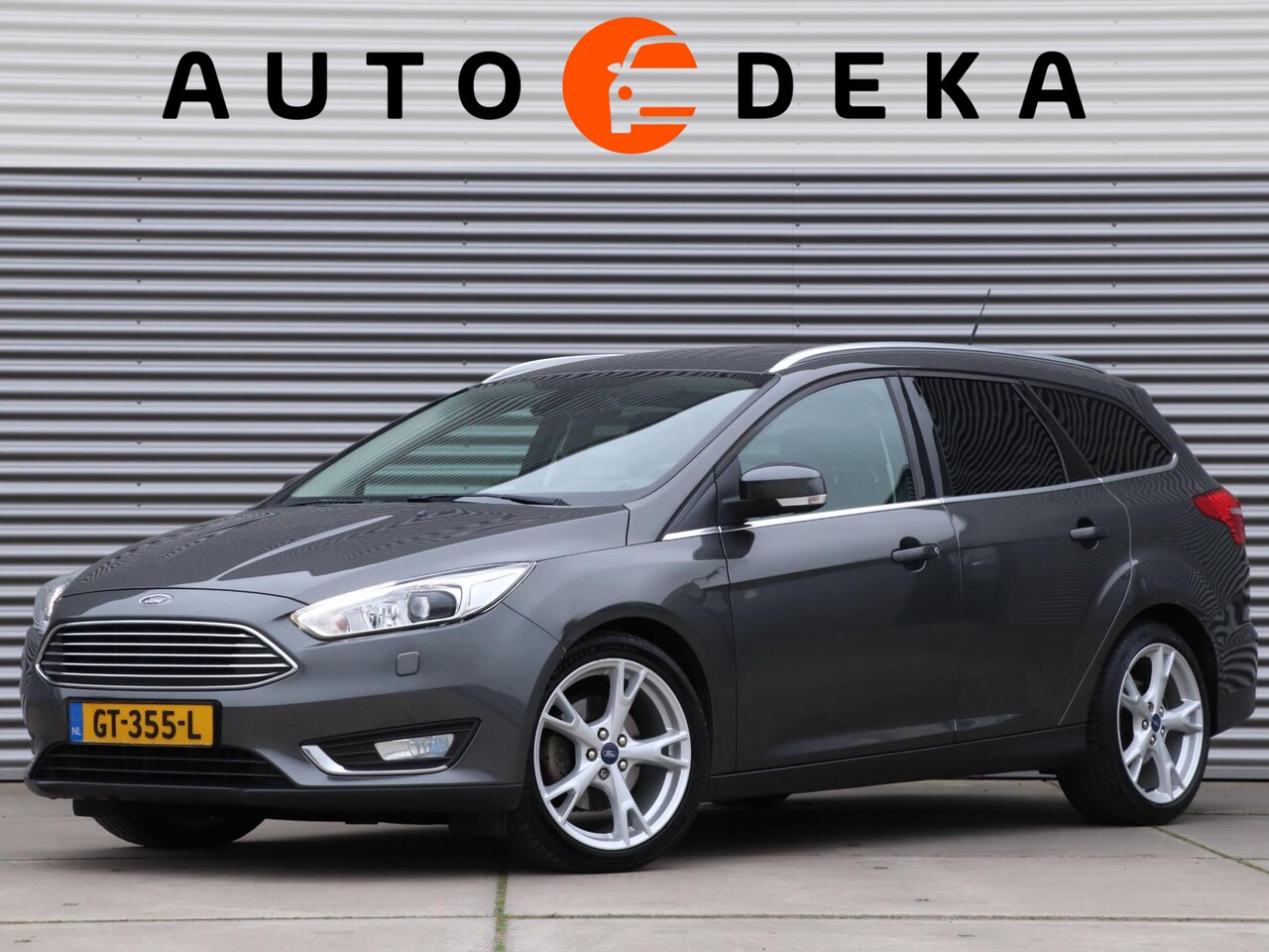 Ford Focus Wagon - 1.5 EcoBoost Titanium Edition *1e Eigenaar*Dealeronderh.* - AutoWereld.nl