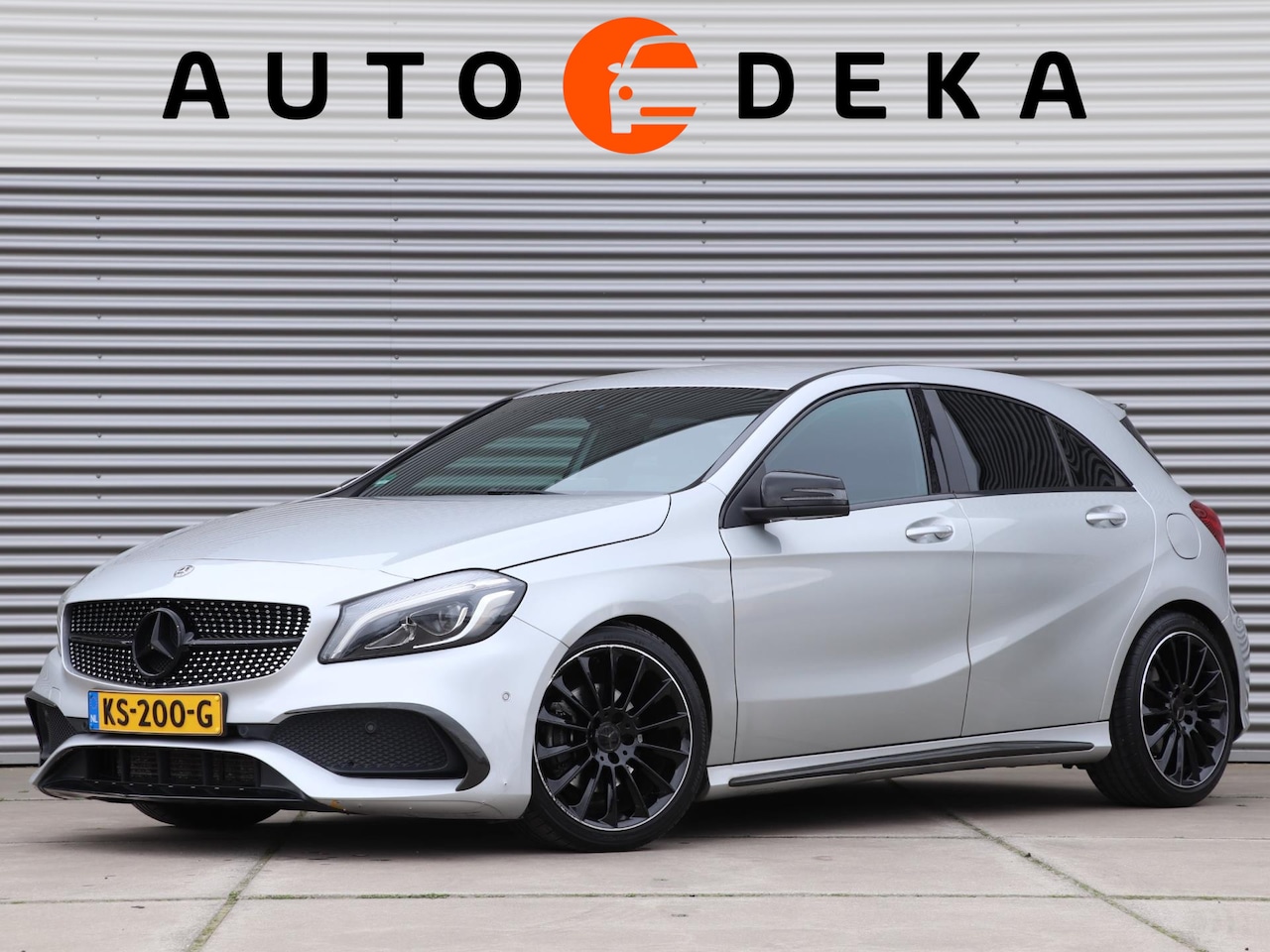Mercedes-Benz A-klasse - 160 Ambition AMG-Line Automaat *Leder/Alcantara*Parkeersens.* - AutoWereld.nl