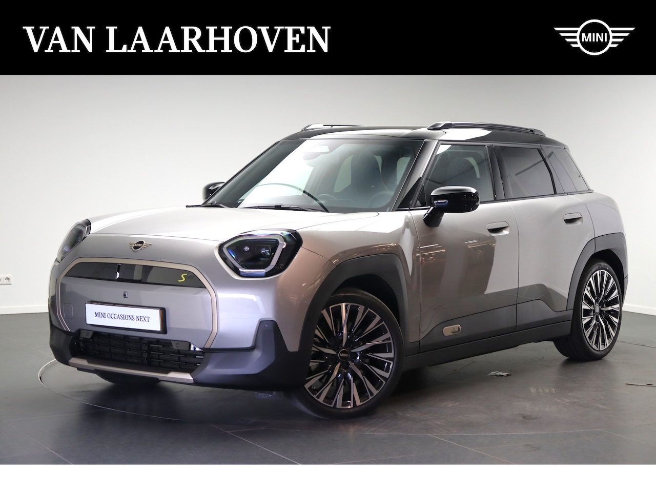 MINI Aceman - SE Automaat / Favoured Trim / Pakket XL / 19" Eternal Spoke 2-tone - AutoWereld.nl