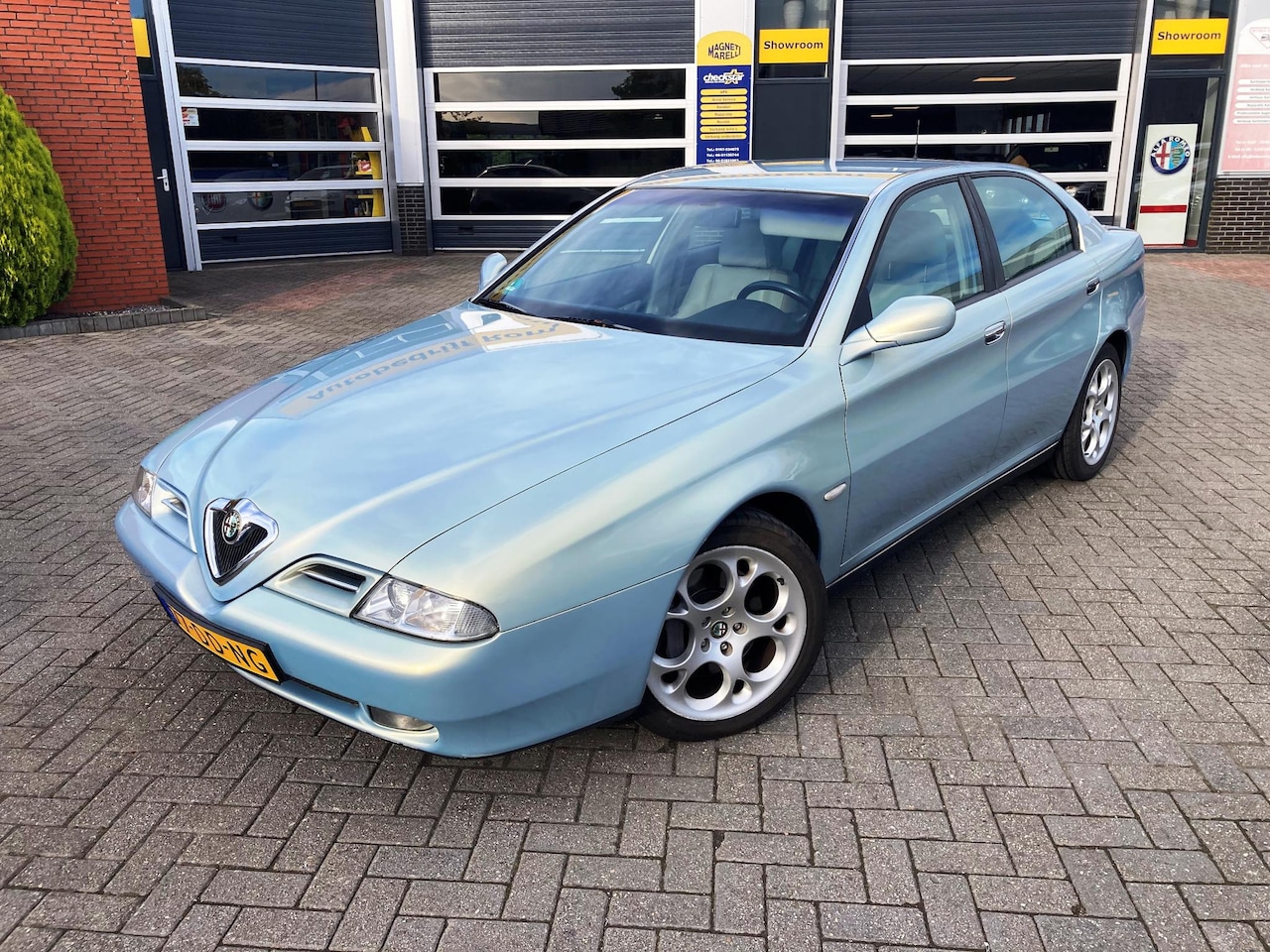Alfa Romeo 166 - 2.5 V6 Sportronic Zeer unieke verschijning, mooie youngtimer - AutoWereld.nl