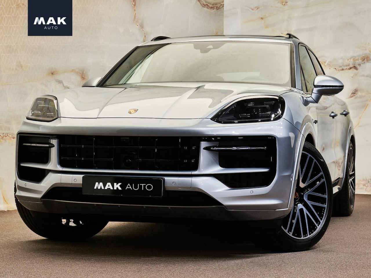 Porsche Cayenne - 3.0 E-Hybrid 3.0 E-Hybrid, SportDesign, Bose, tr.haak, 22", pano, luchtv., memory, ACC, privacy - AutoWereld.nl