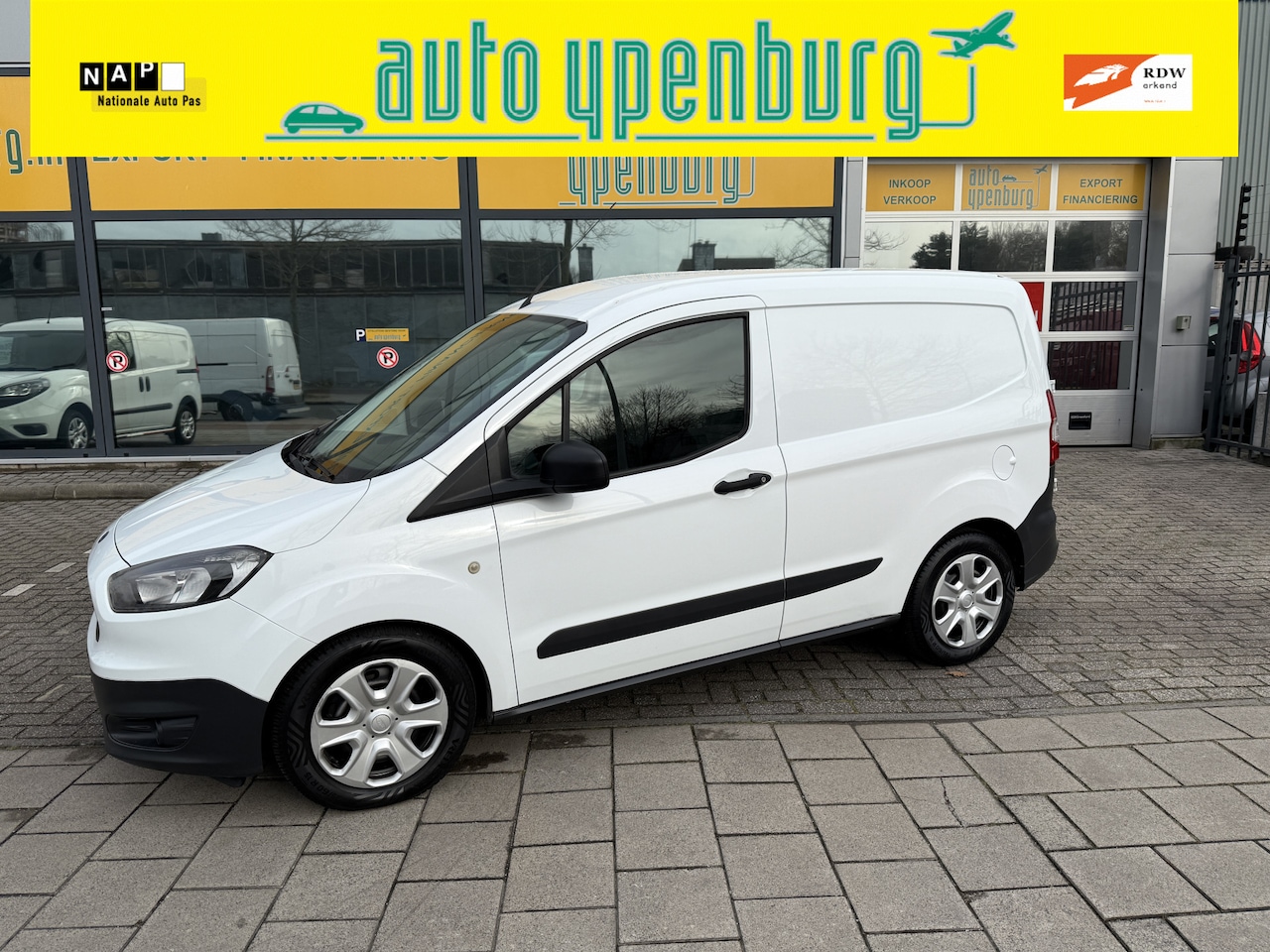 Ford Transit Courier - 145.936 Km * Airco * NIEUWSTAAT * 1.5 TDCI Economy Edition - AutoWereld.nl