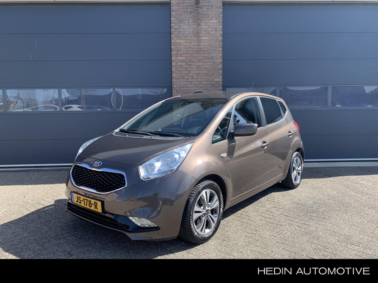 Kia Venga - 1.4 CVVT DynamicPLusLine | Trekhaak | Navigatie | Achteruitrijcamera | Climate control | C - AutoWereld.nl