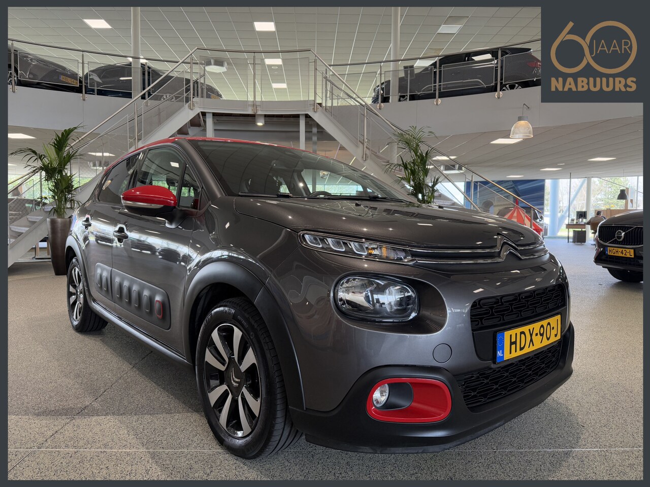 Citroën C3 - 1.2 110pk Shine, Trekhaak, Camera, Navi, DAB+ - AutoWereld.nl