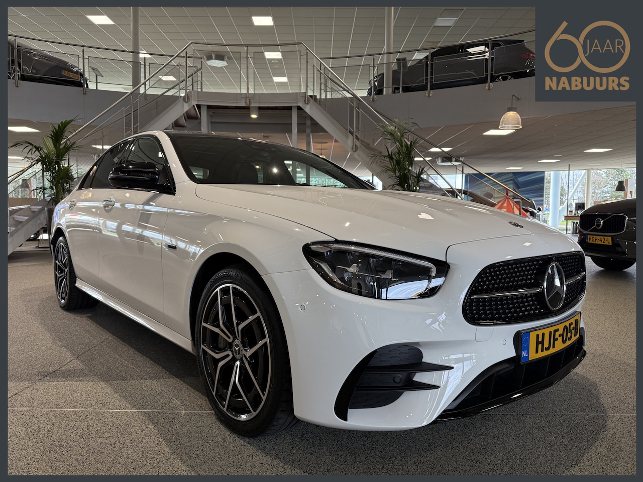 Mercedes-Benz E-klasse - 300 e AMG, Pano, Burmester, 360cam - AutoWereld.nl