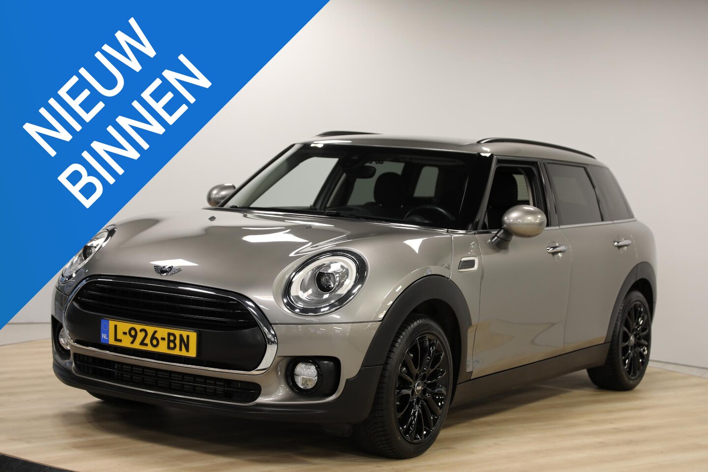 MINI Clubman - 1.5 Chili | Automaat | Leer | Navi - AutoWereld.nl