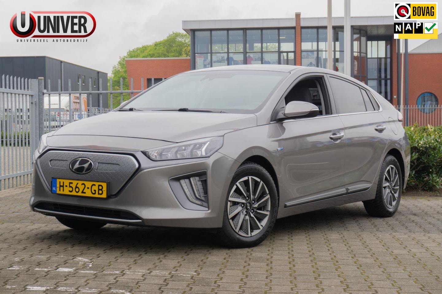 Hyundai IONIQ - Comfort EV 38 kWh CAMERA/CRUISE/NAVI - AutoWereld.nl