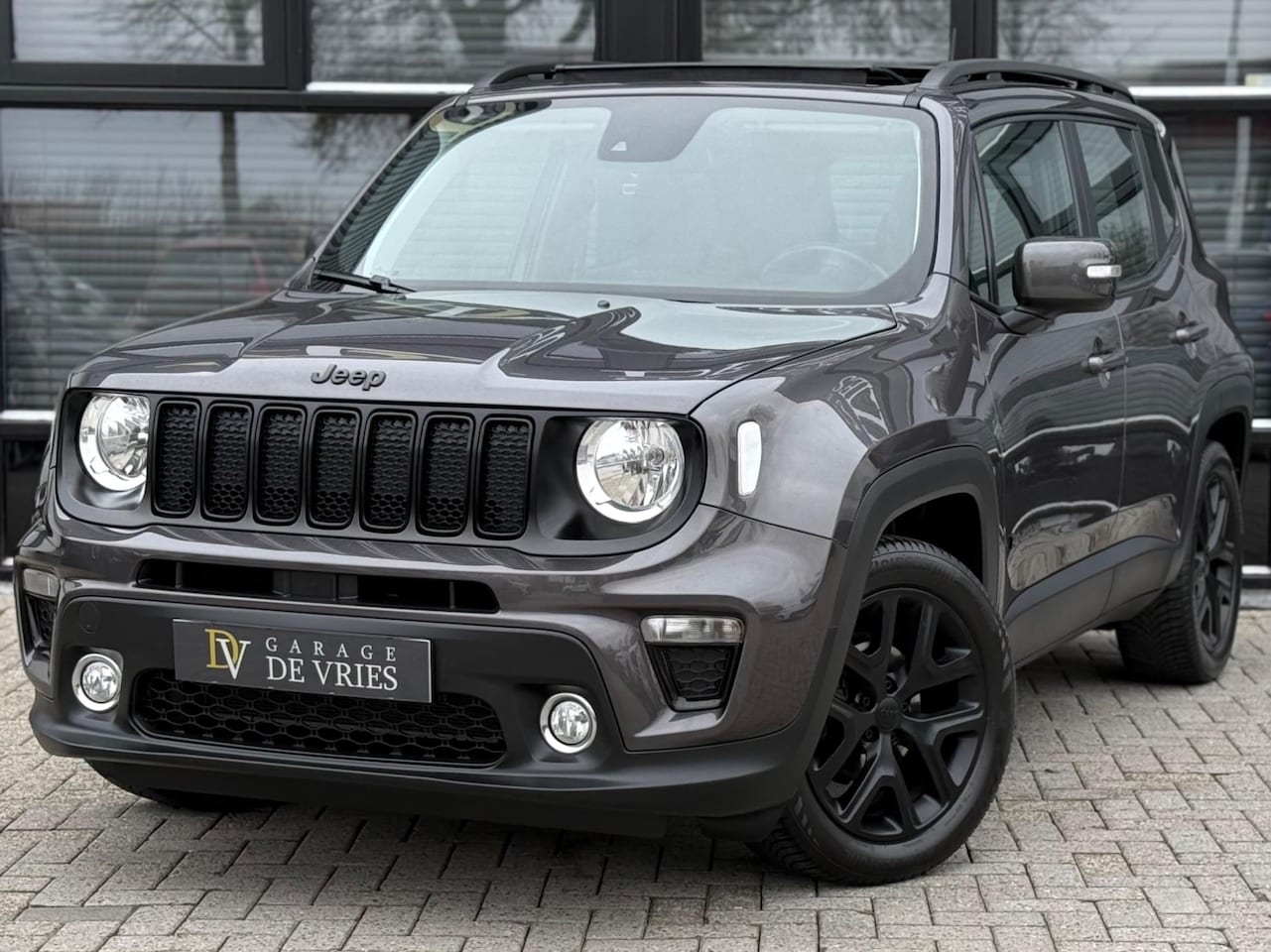 Jeep Renegade - 1.0T 120pk NightEagle Panoramadak Cruise Keyless Garantie - AutoWereld.nl
