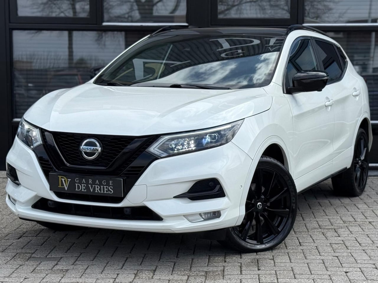 Nissan Qashqai - 1.3 DIG-T N-Tec Full Option ACC Panoramadak Parelmoerwit Garantie - AutoWereld.nl