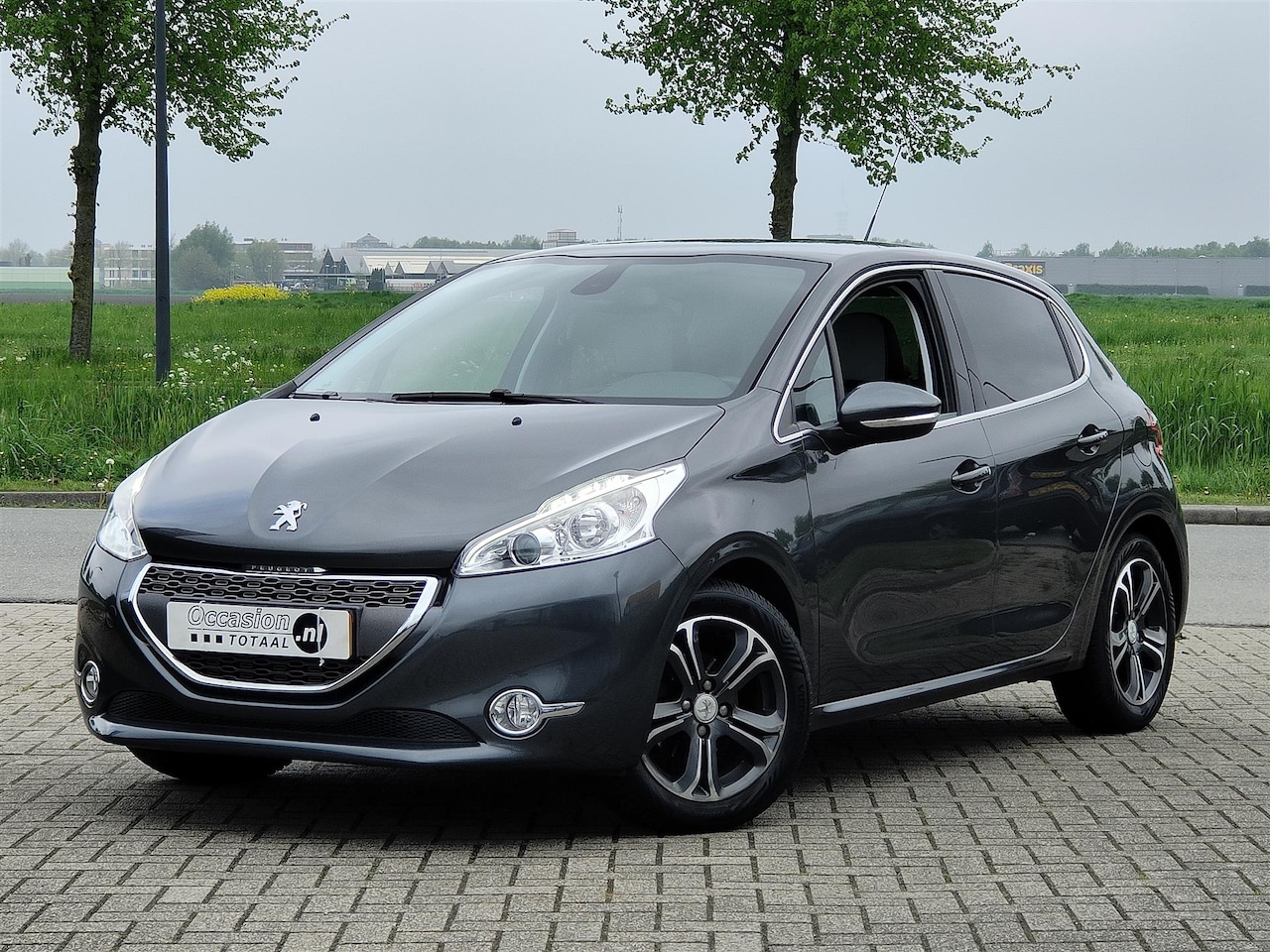 Peugeot 208 - 1.4 VTi Griffe | Leder | Cruise | Navigatie - AutoWereld.nl