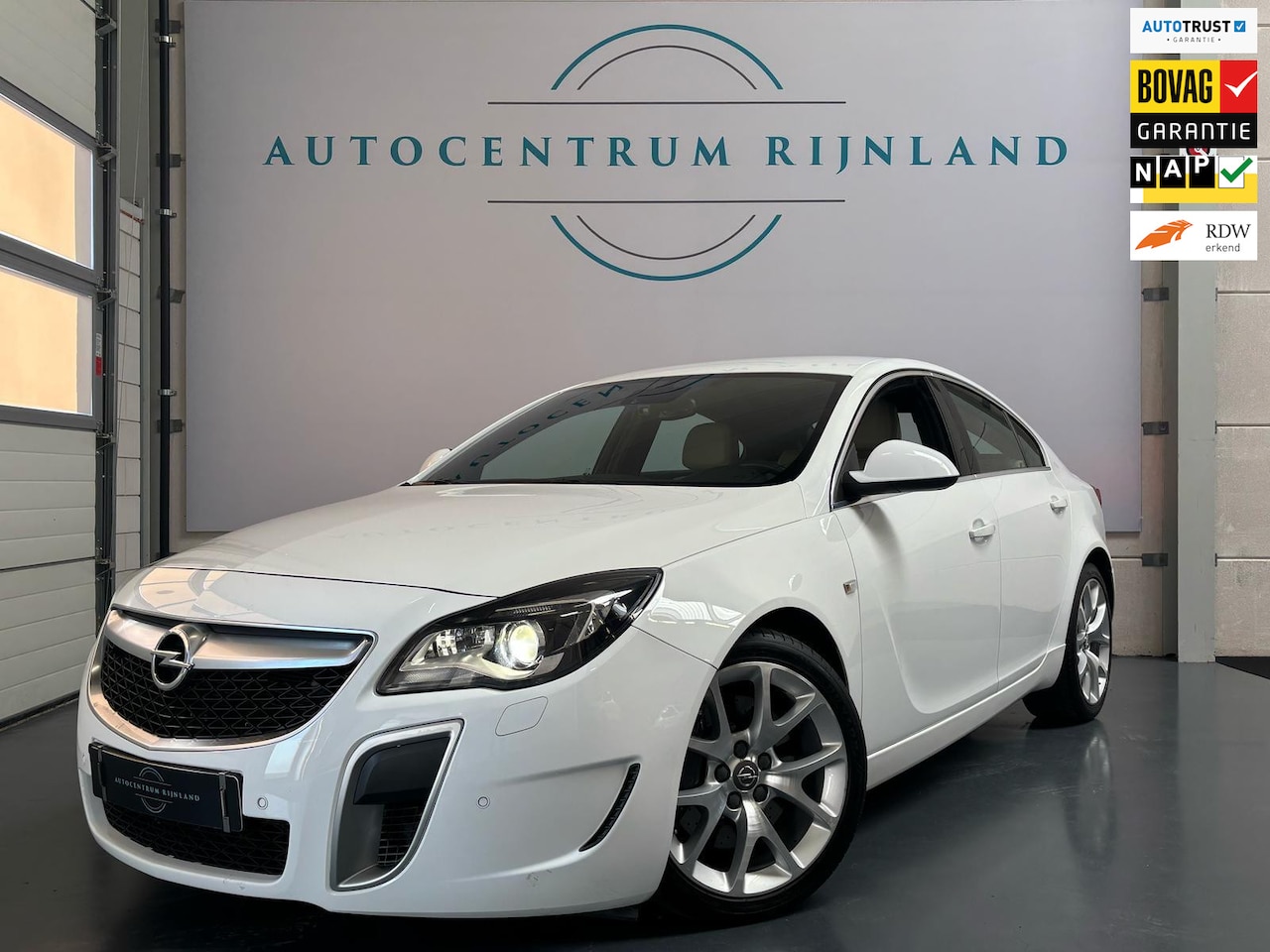 Opel Insignia - 2.8 T OPC 4x4 BOVAG GARANTIE - AutoWereld.nl