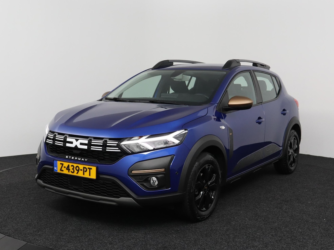 Dacia Sandero Stepway - TCe 110 Extreme | Navigatie | Parkeerhulp V+A | Dakrails | Lichtmetalen velgen | Climate C - AutoWereld.nl