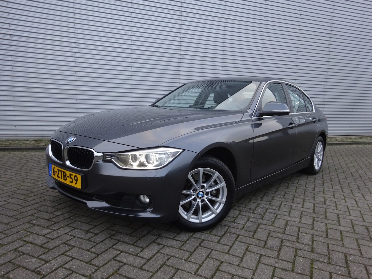 BMW 3-serie - 320i Executive AUTOMAAT Automaat / Xenon / Navi / Led / Climate control / Lm velgen - AutoWereld.nl